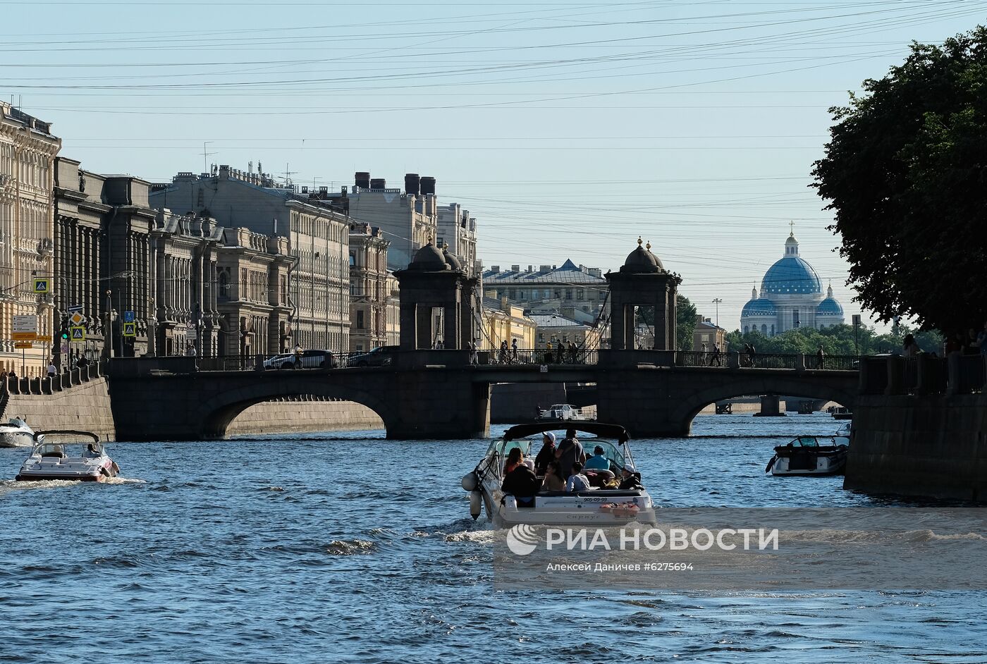 Открытие навигации по рекам и каналам в Санкт-Петербурге