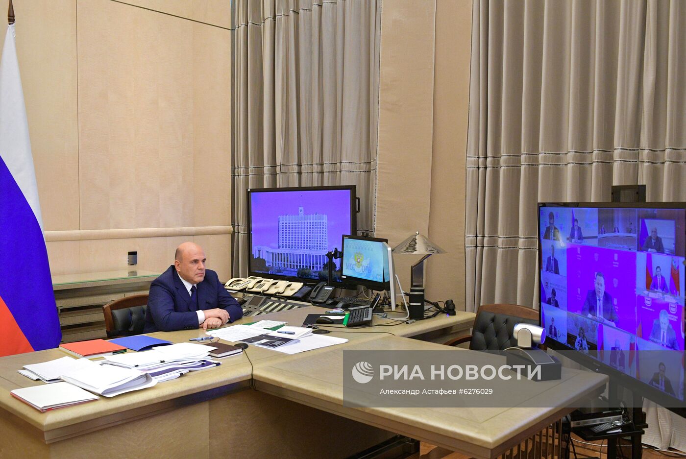 Премьер-министр РФ М. Мишустин провел совещание по ситуации на рынке труда