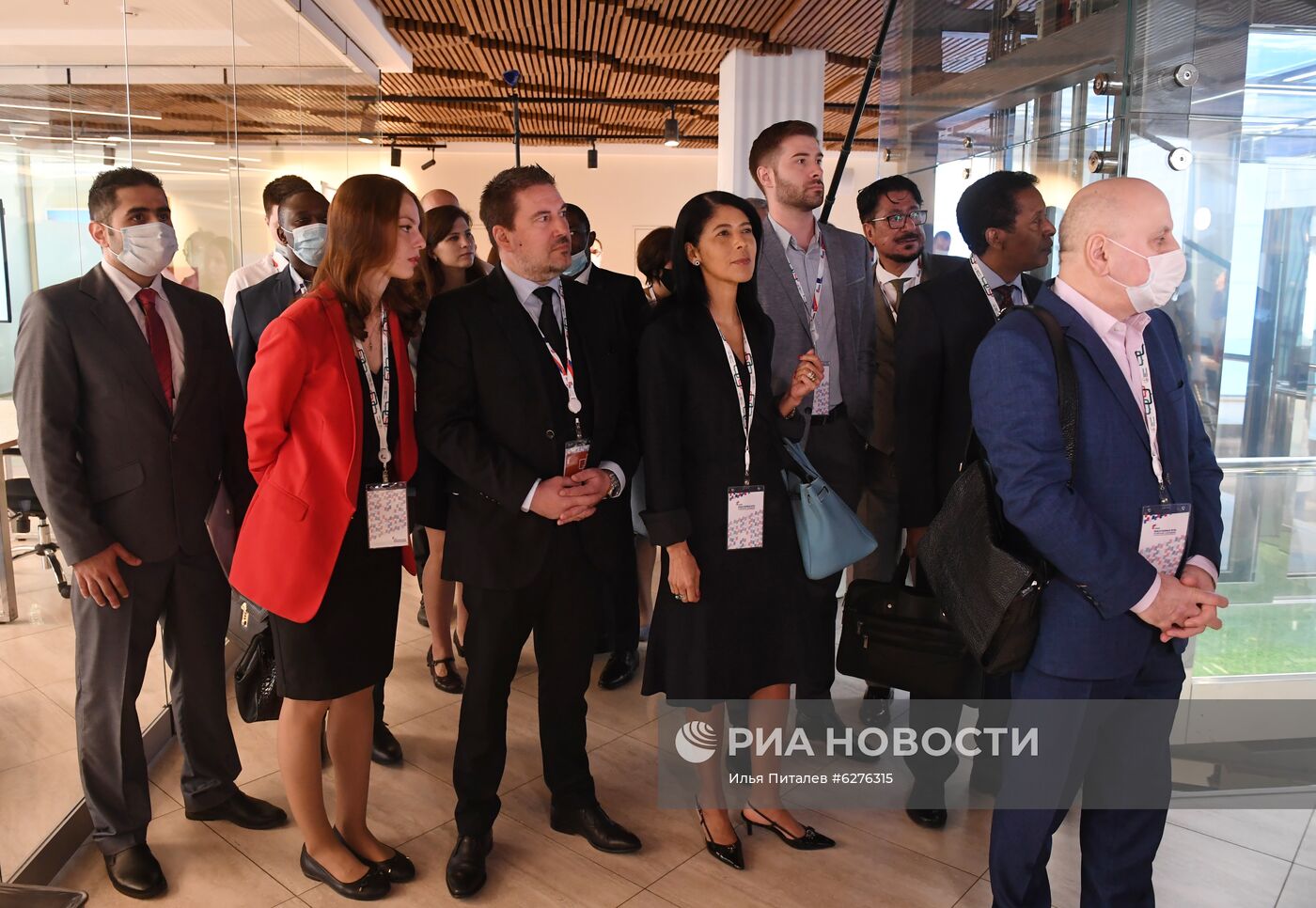 Международные наблюдатели посетили штаб по контролю и наблюдению за голосованием по поправкам в Конституцию РФ