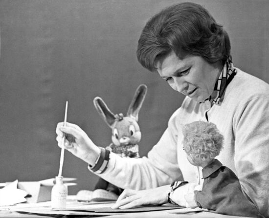 Телеведущая В.М. Леонтьева