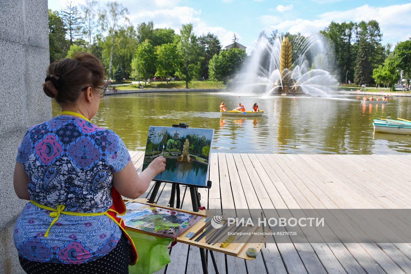 Сезон катания на лодках открылся на ВДНХ