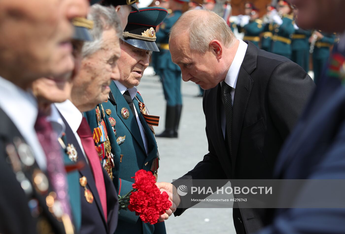 Президент РФ В. Путин и президент Белоруссии А. Лукашенко открыли Ржевский мемориал Советскому солдату