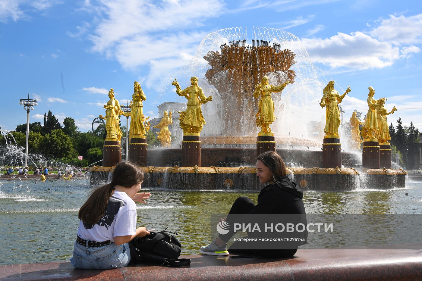 Сезон катания на лодках открылся на ВДНХ