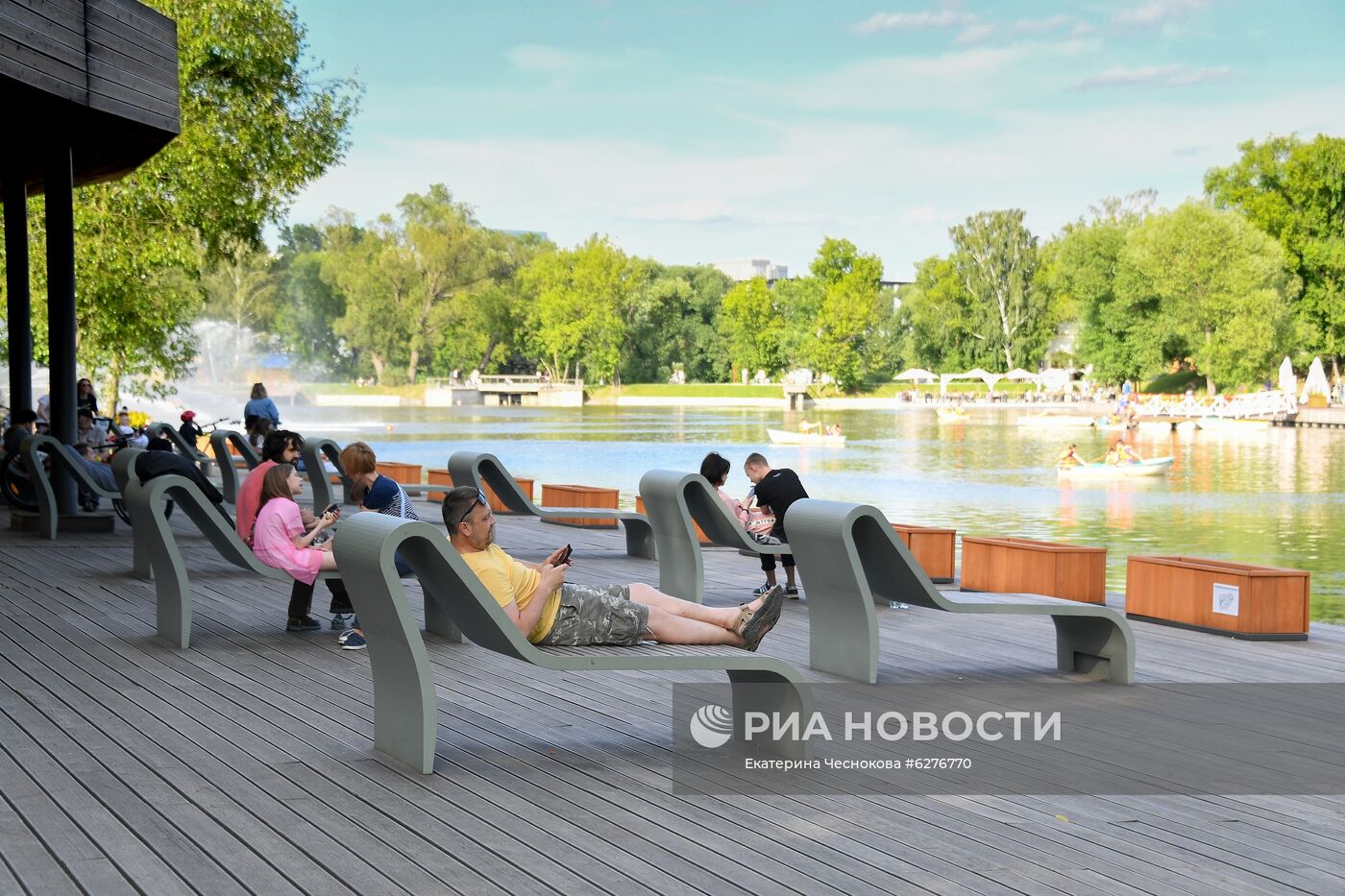 Сезон катания на лодках открылся на ВДНХ