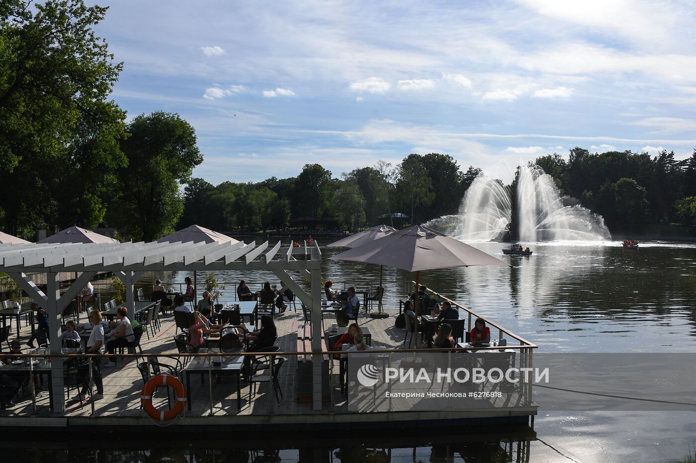 Сезон катания на лодках открылся на ВДНХ