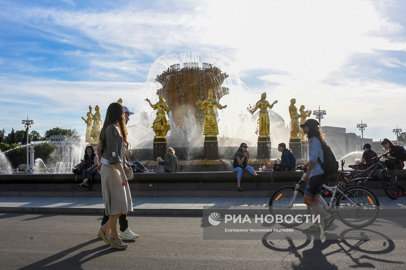 Сезон катания на лодках открылся на ВДНХ