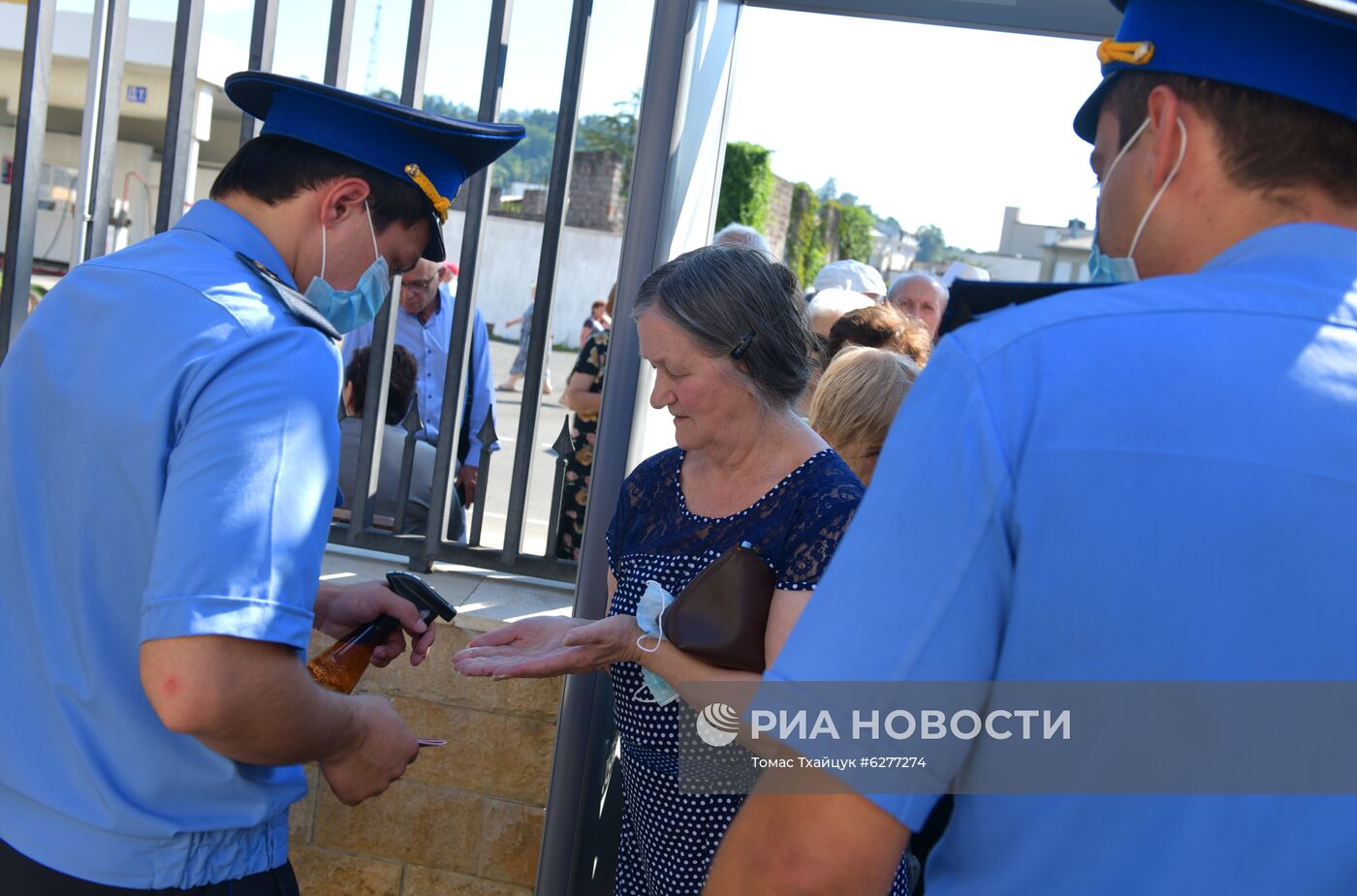 Голосование за рубежом по внесению изменений в Конституцию РФ