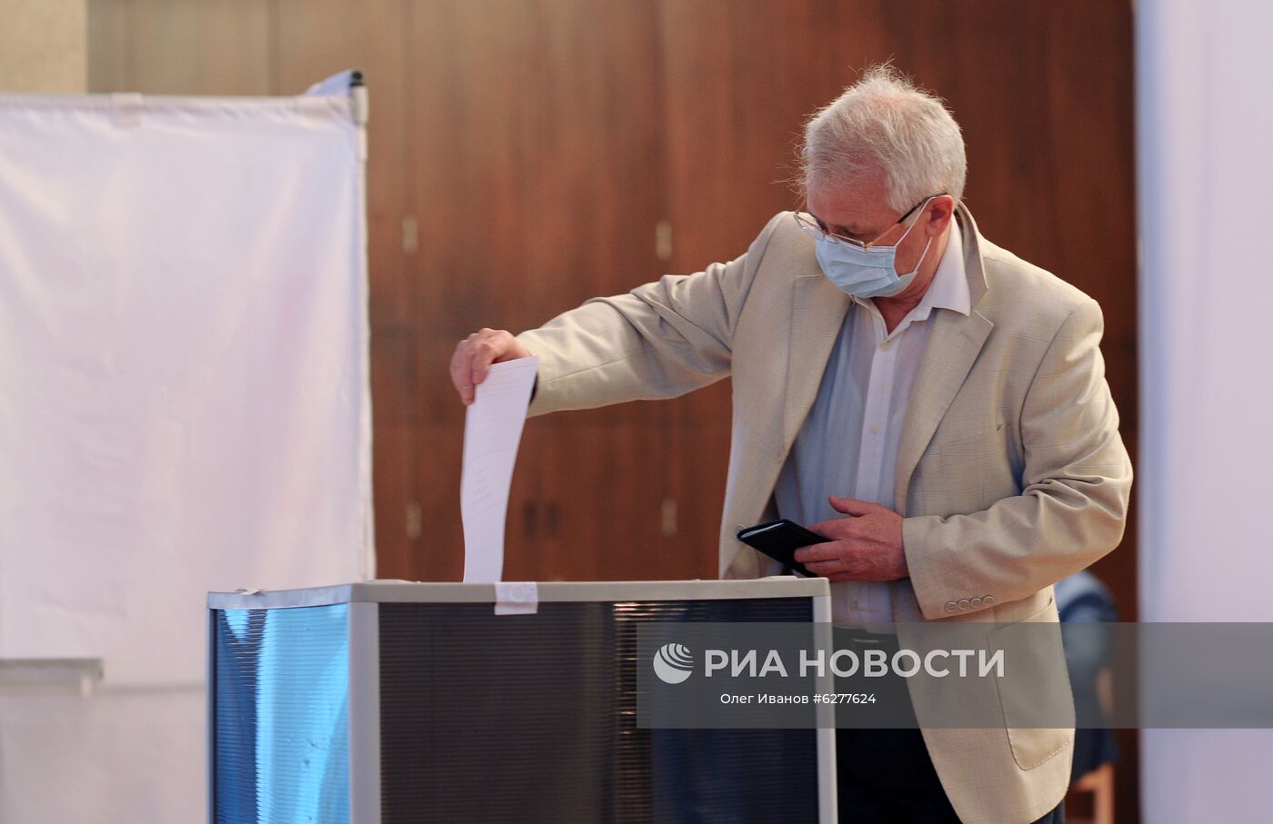 Голосование за рубежом по внесению изменений в Конституцию РФ