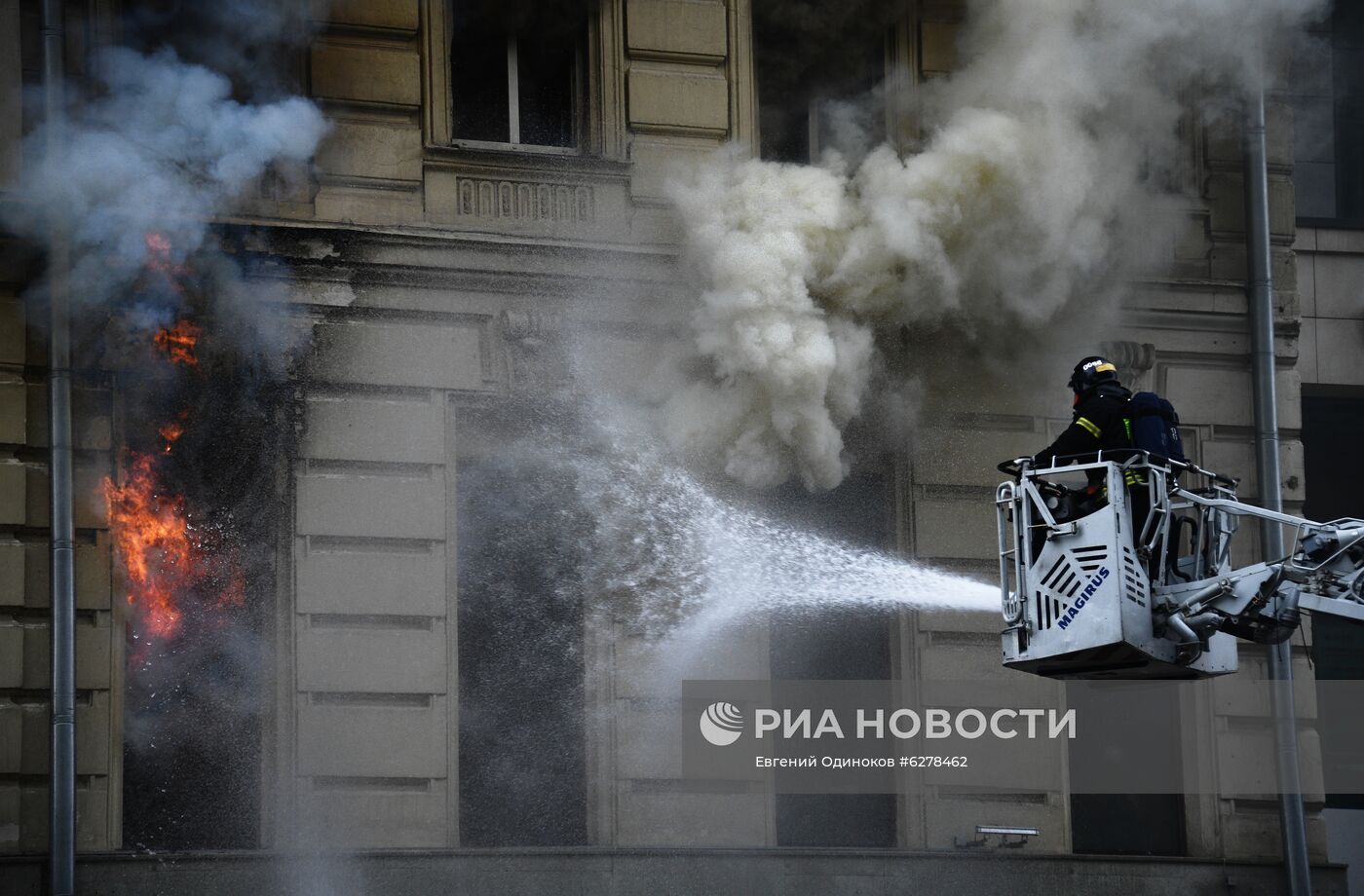 Пожар в центре Москвы