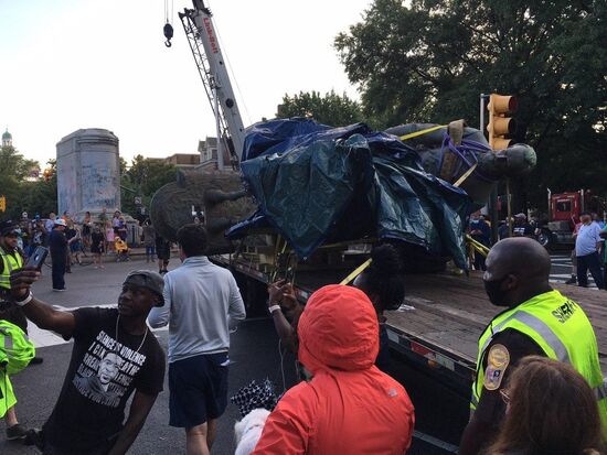 В США демонтировали памятник генералу конфедератов Т. Джексону