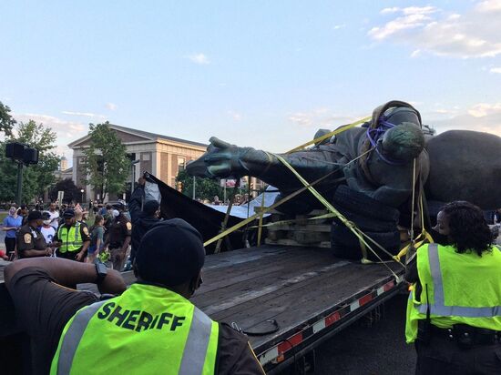 В США демонтировали памятник генералу конфедератов Т. Джексону