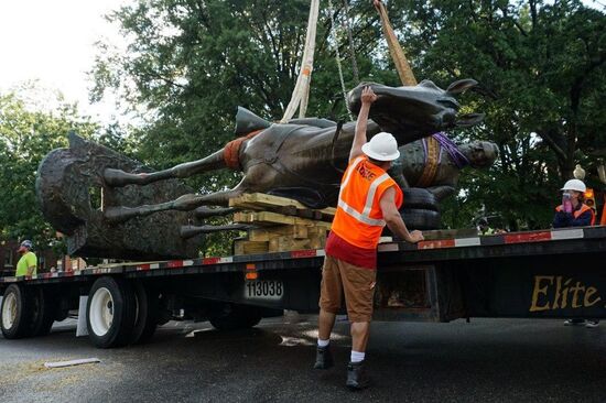 В США демонтировали памятник генералу конфедератов Т. Джексону