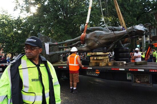 В США демонтировали памятник генералу конфедератов Т. Джексону