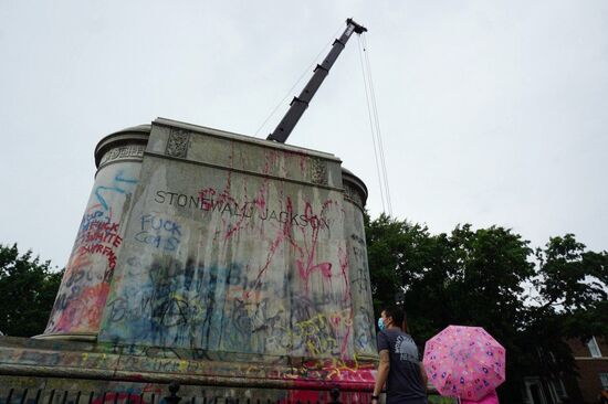 В США демонтировали памятник генералу конфедератов Т. Джексону