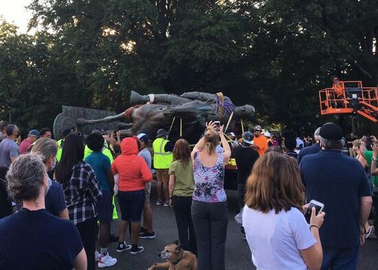 В США демонтировали памятник генералу конфедератов Т. Джексону