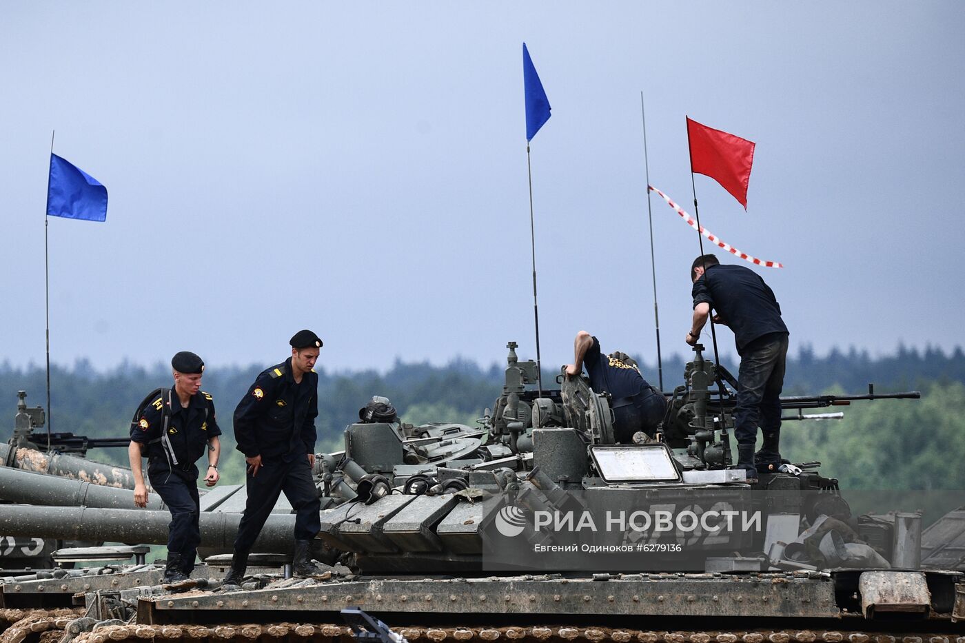 Завершающий этап конкурса "Танковый биатлон" в Подмосковье