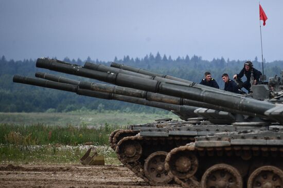 Завершающий этап конкурса "Танковый биатлон" в Подмосковье