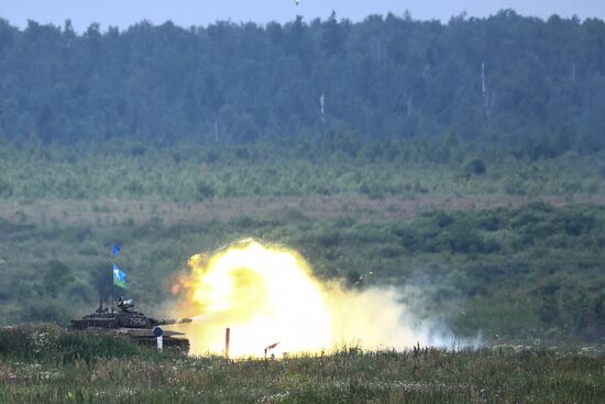 Завершающий этап конкурса "Танковый биатлон" в Подмосковье