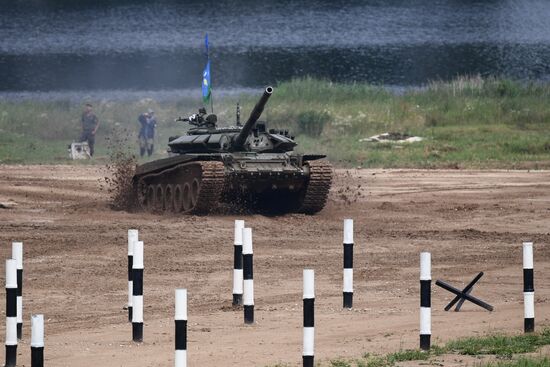 Завершающий этап конкурса "Танковый биатлон" в Подмосковье