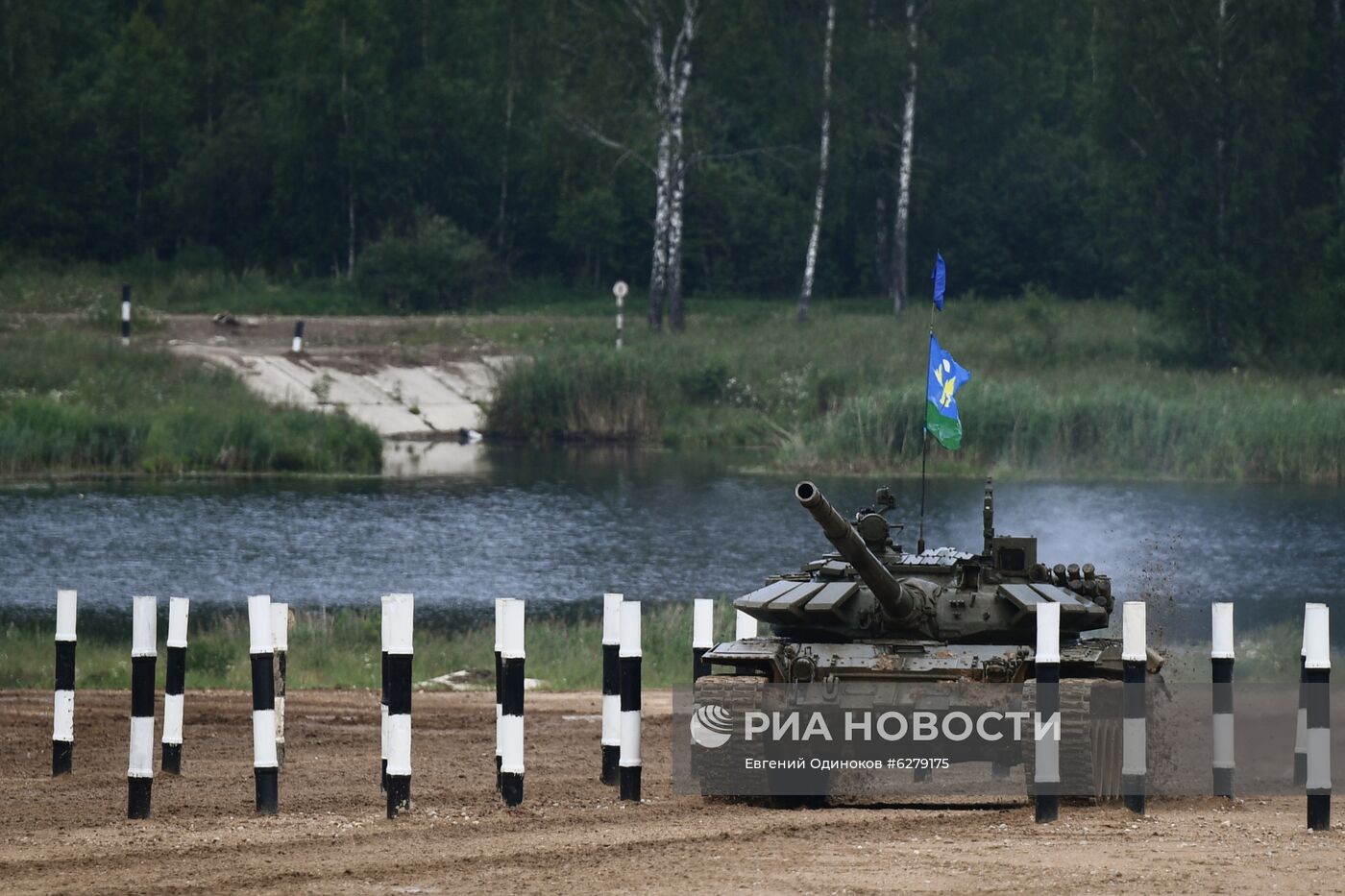 Завершающий этап конкурса "Танковый биатлон" в Подмосковье