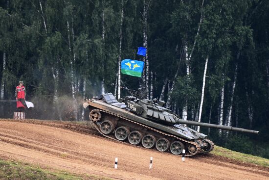 Завершающий этап конкурса "Танковый биатлон" в Подмосковье