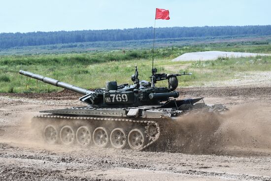 Завершающий этап конкурса "Танковый биатлон" в Подмосковье