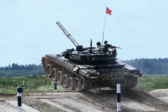 Завершающий этап конкурса "Танковый биатлон" в Подмосковье