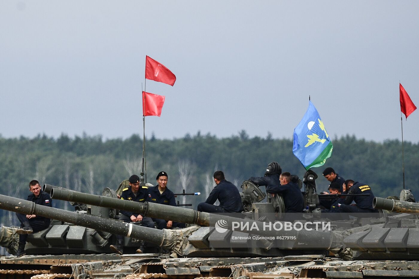 Завершающий этап конкурса "Танковый биатлон" в Подмосковье