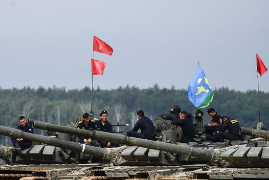 Завершающий этап конкурса "Танковый биатлон" в Подмосковье