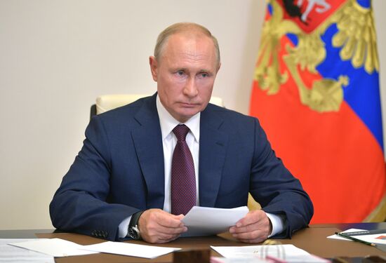 Президент РФ В. Путин встретился с рабочей группой по поправкам в Конституцию РФ