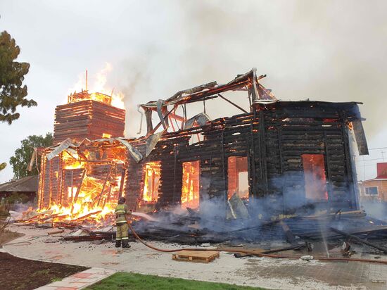 Деревянный храм ХIX века сгорел в Томской области