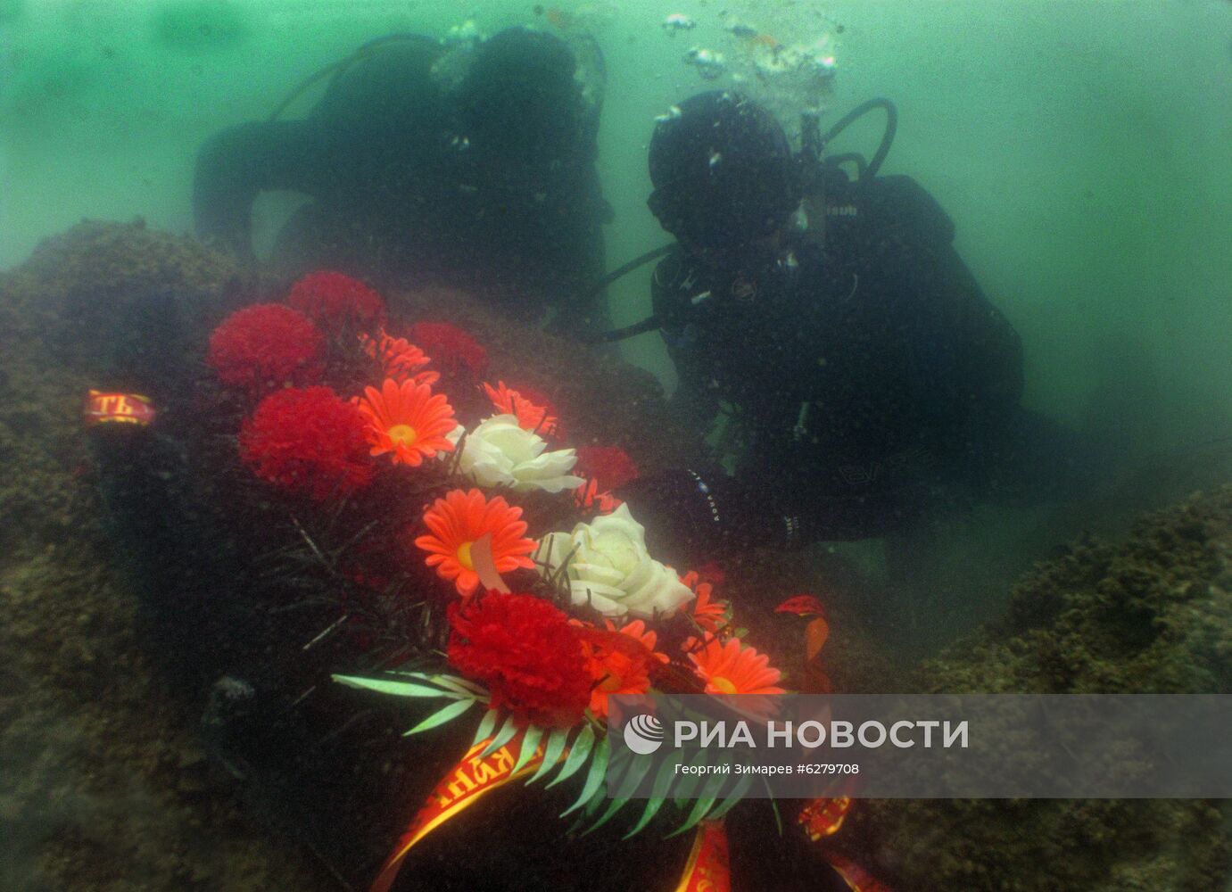 Акция по установке памятных табличек на затонувшей в годы войны технике в Азовском море