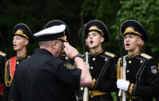 Открытие мемориала в честь подводников, погибших в Баренцевом море в июле 2019 года