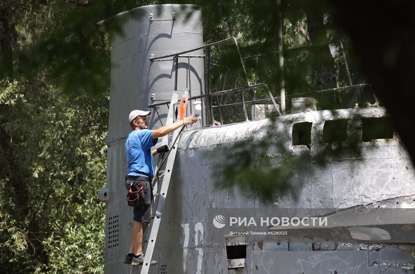 Жители Краснодара своими силами восстанавливают историческую подводную лодку