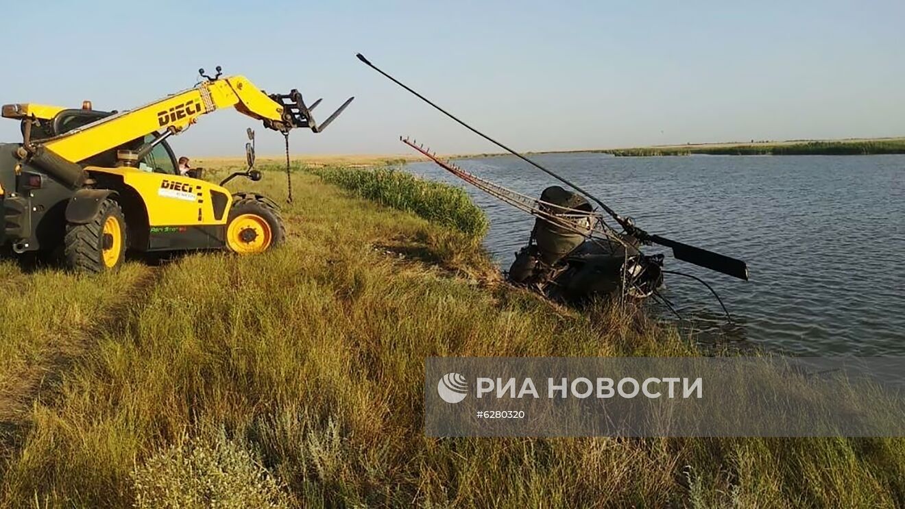 Вертолёт Ми-2 совершил жесткую посадку в Ростовской области