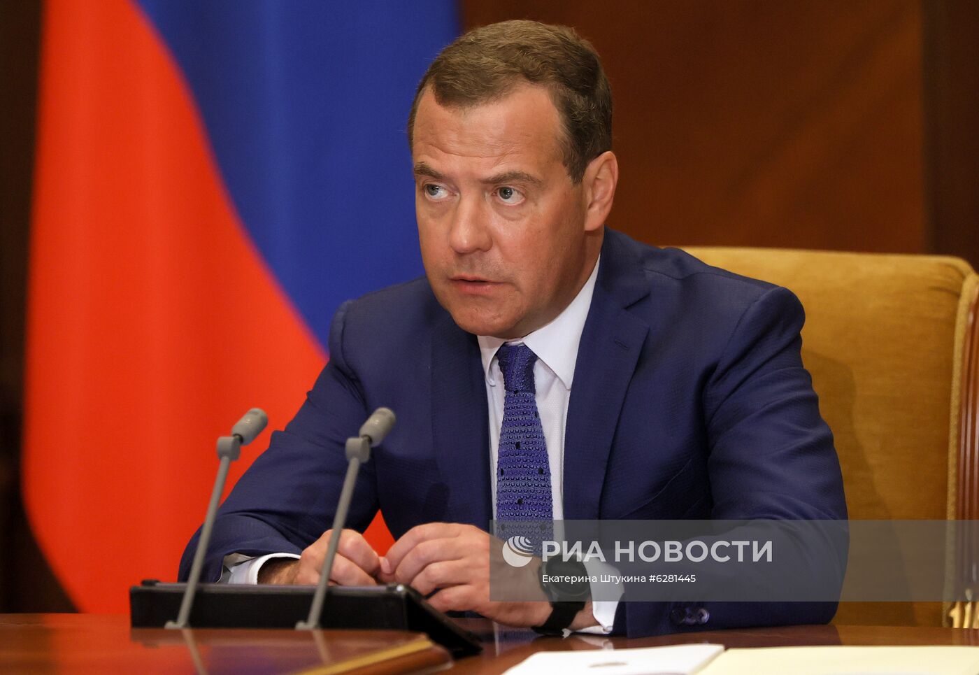 Заместитель председателя Совета безопасности РФ Д. Медведев провел совещание по вопросу Доктрины продовольственной безопасности РФ
