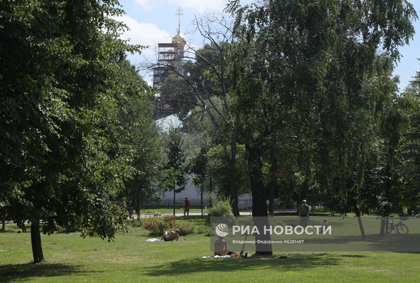 Жаркая погода в Москве