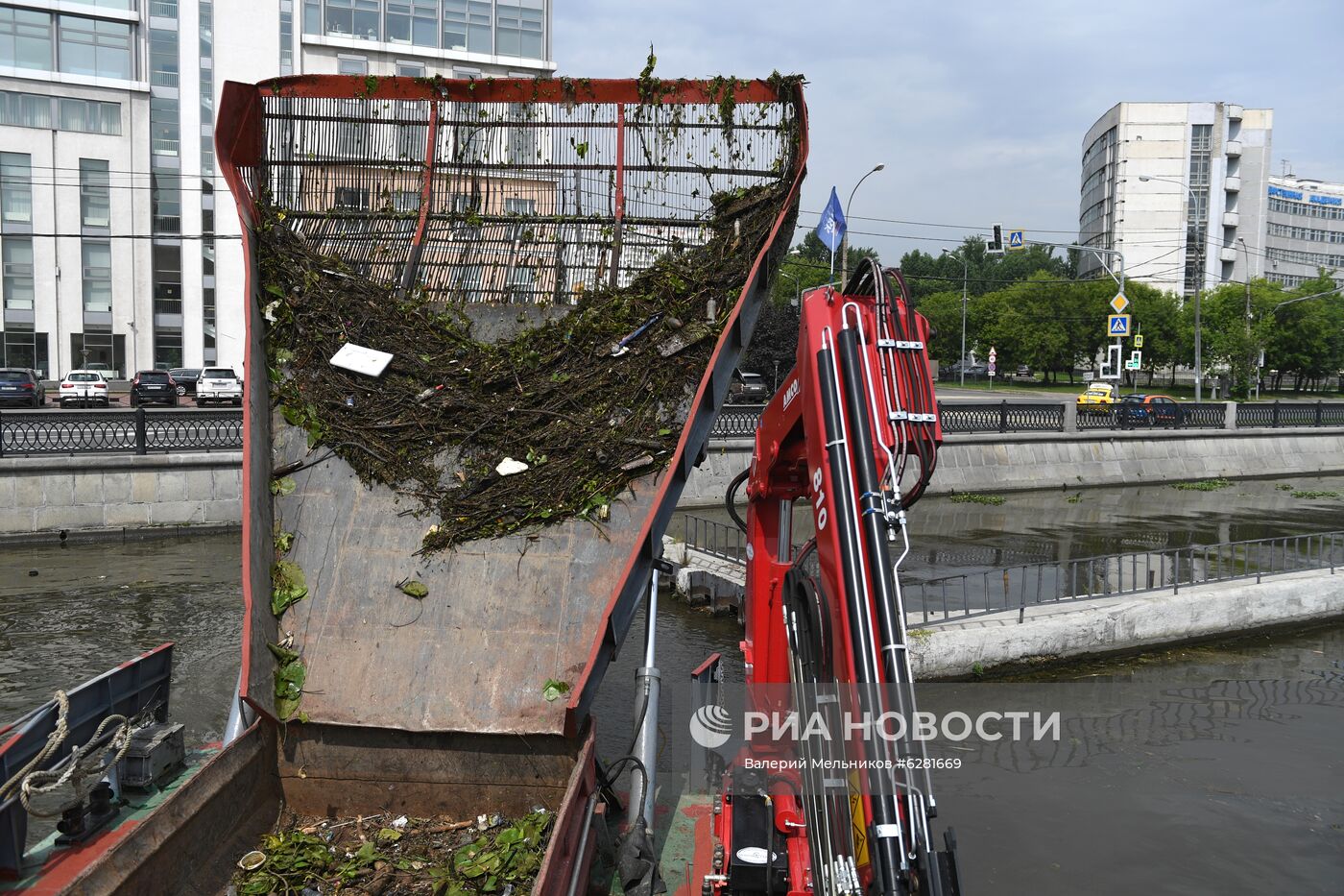 Работа технического флота Мосводостока