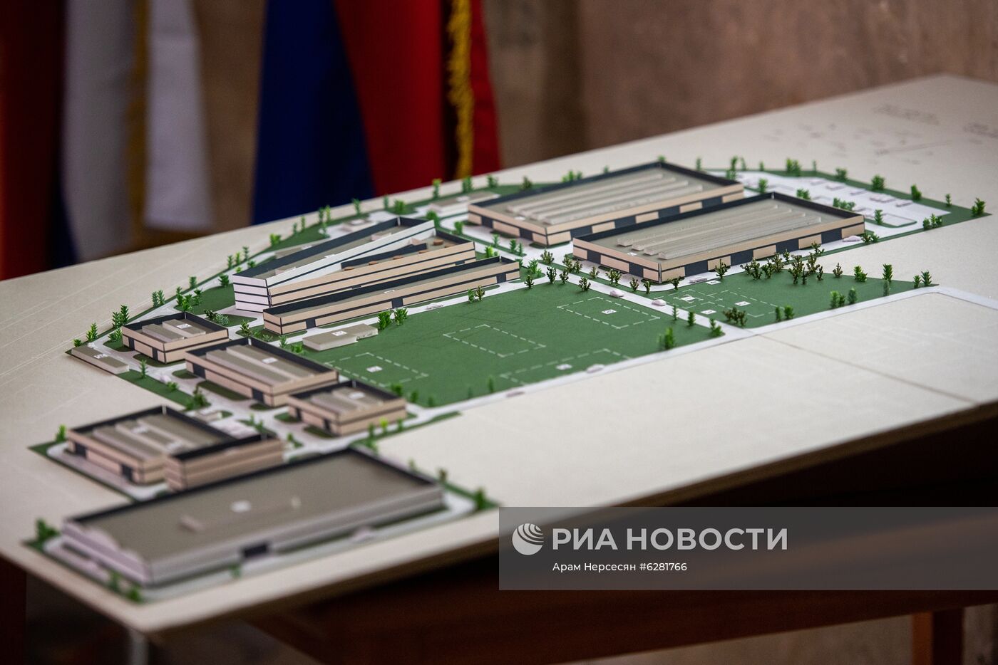 В Ереване открылся завод по производству автоматов Калашникова