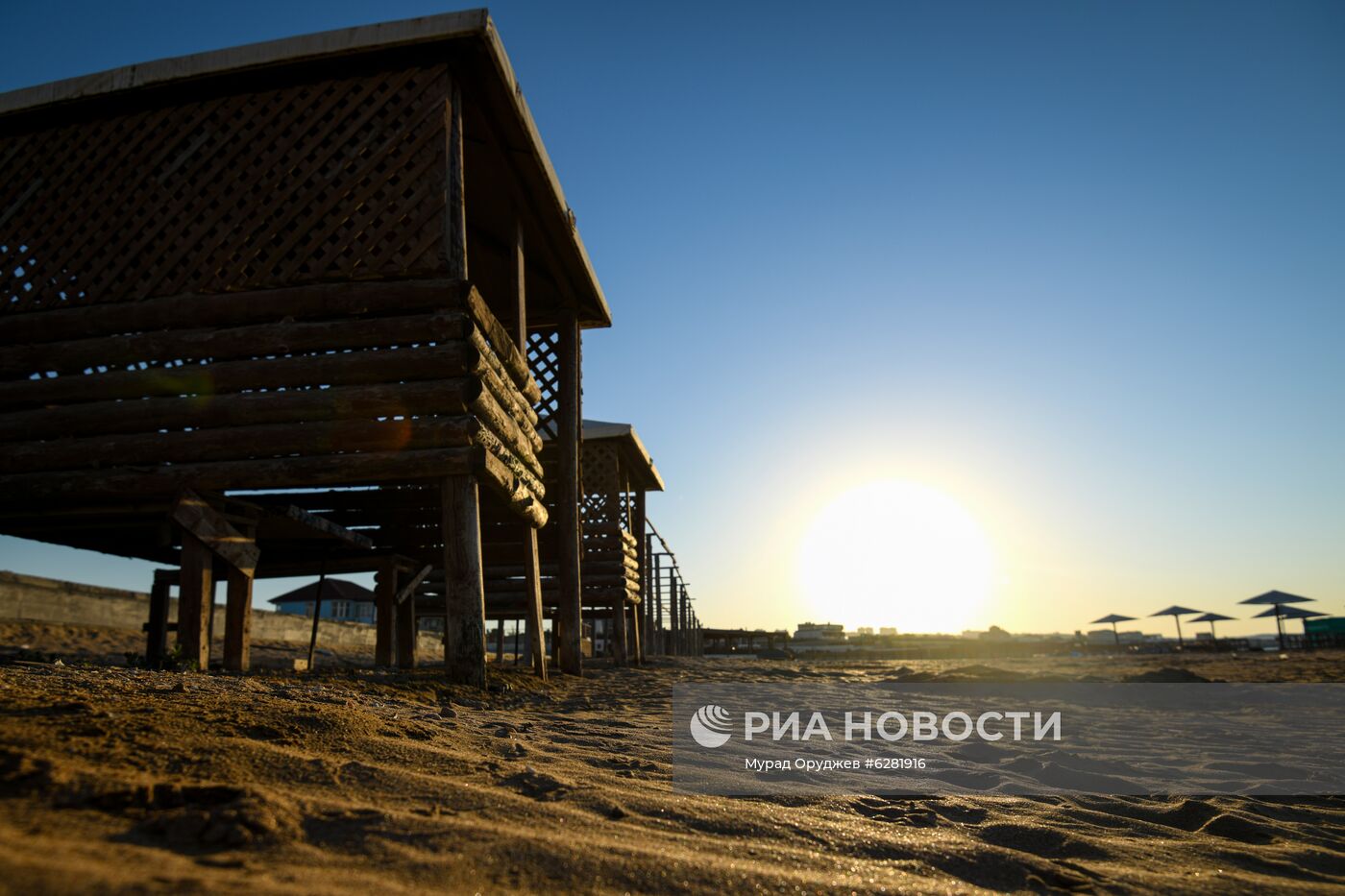 В Азербайджане продлен жёсткий карантинный режим