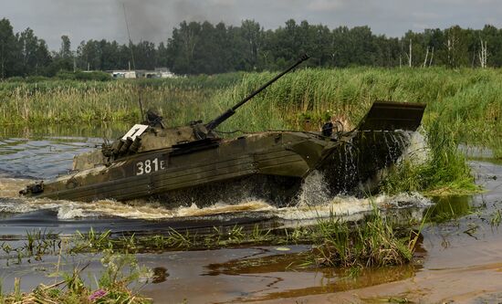 Учения Таманской дивизии ЗВО в Подмосковье 