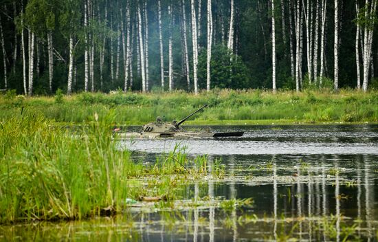 Учения Таманской дивизии ЗВО в Подмосковье 