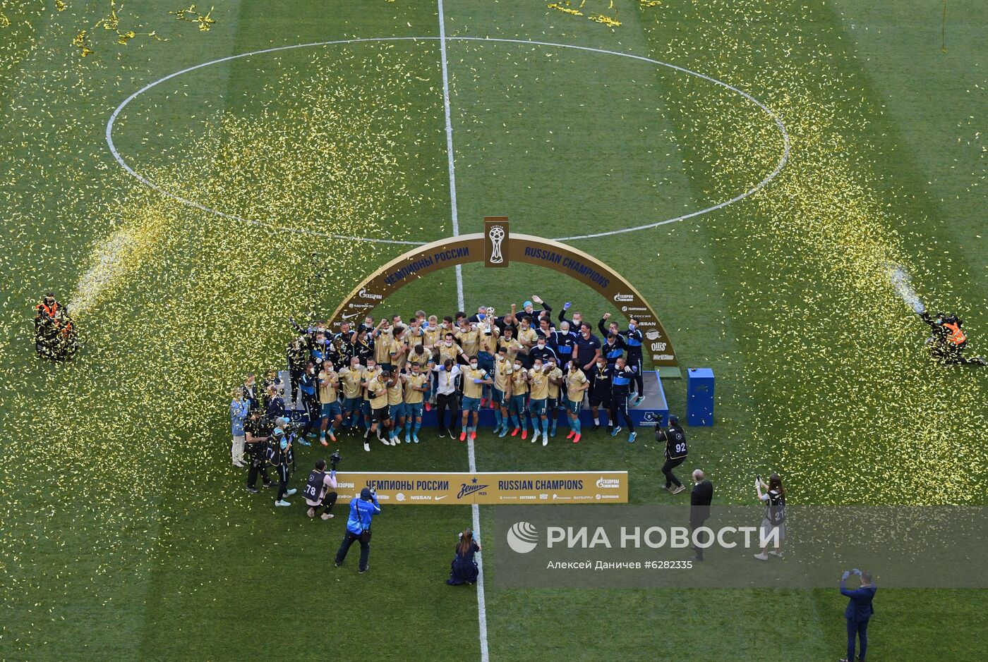 Церемония награждения чемпионов России по футболу