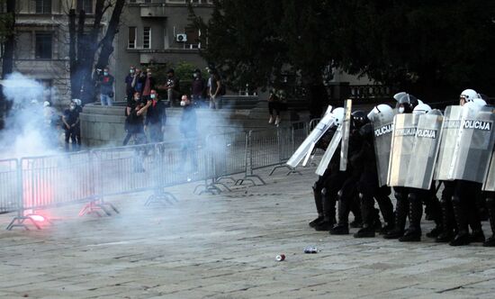 В Белграде продолжаются протесты