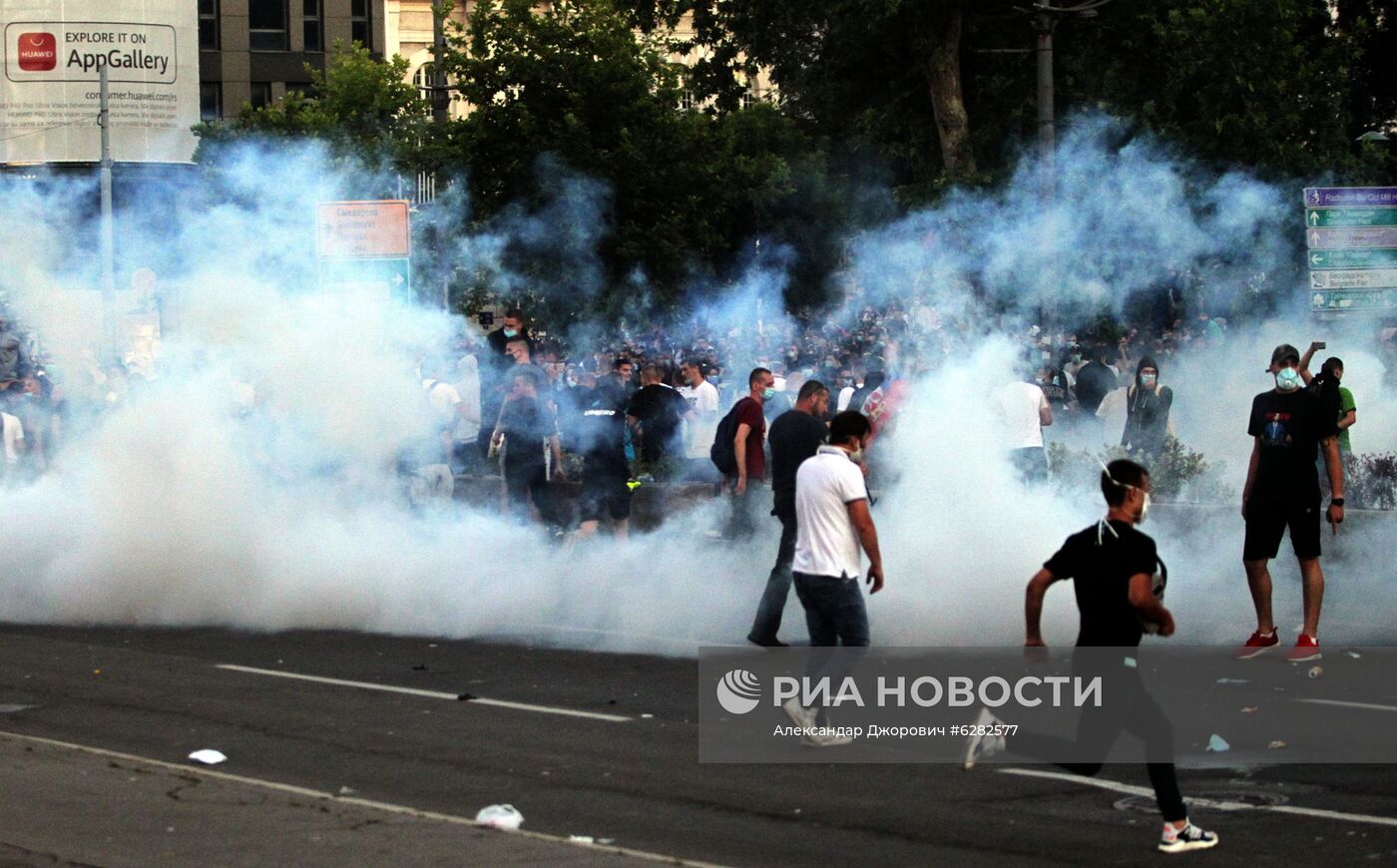 В Белграде продолжаются протесты