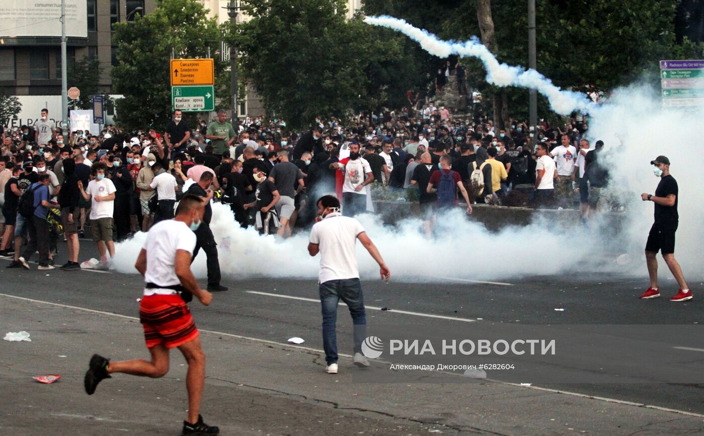 В Белграде продолжаются протесты