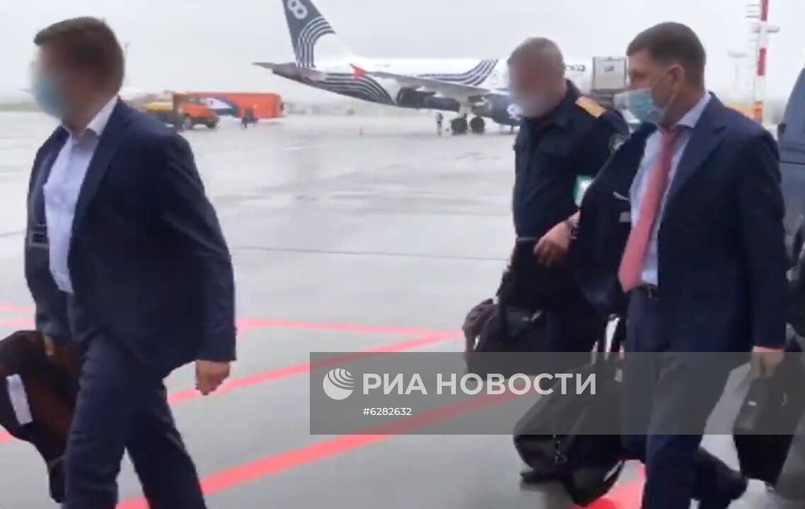 Губернатора Хабаровского края Сергея Фургала доставили в Москву