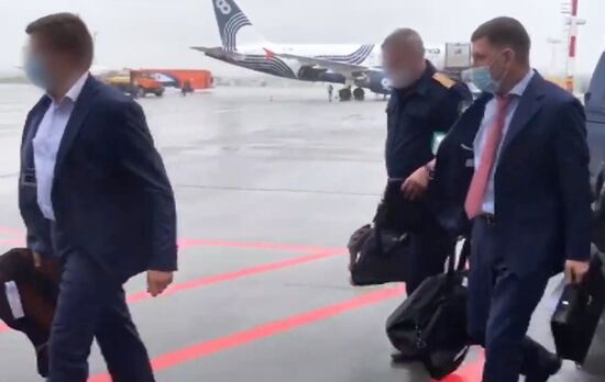 Губернатора Хабаровского края Сергея Фургала доставили в Москву