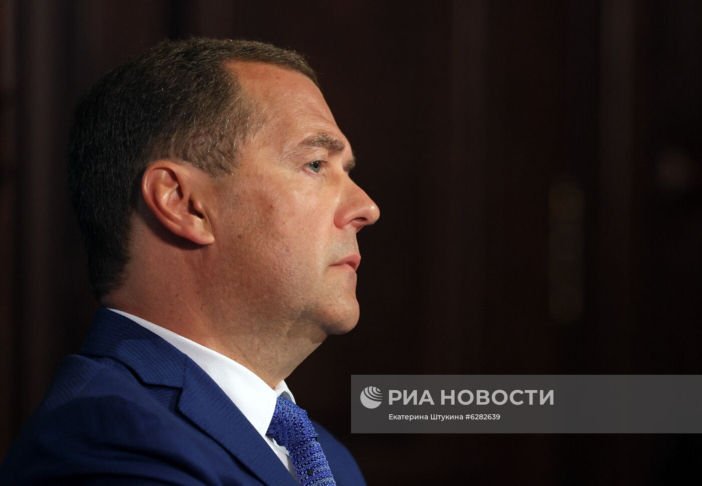 Заместитель председателя Совбеза РФ Д. Медведев дал интервью ИД "Комсомольская правда"
