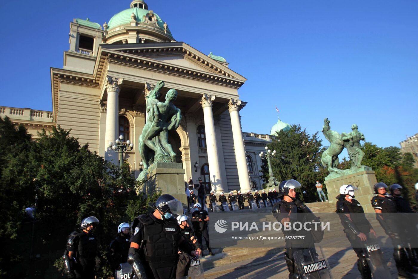 В Белграде продолжаются протесты